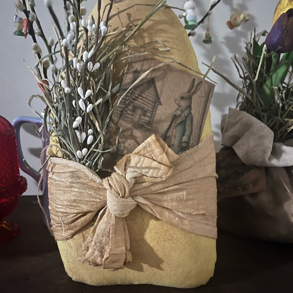 Rustic Easter Decor with Bunny Illustration